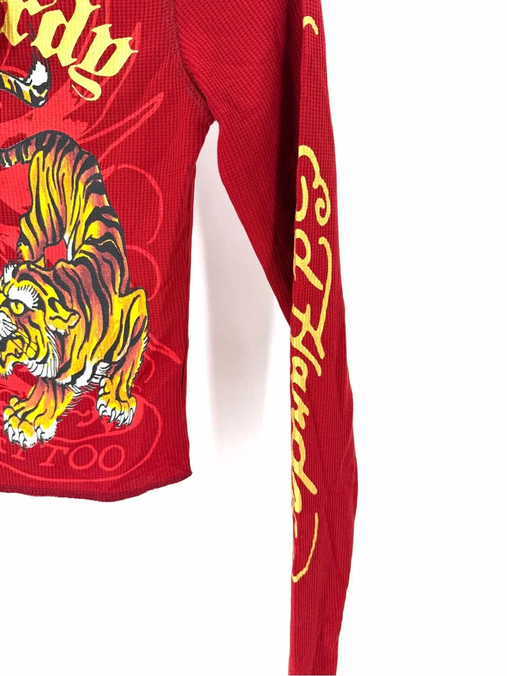 Ed Hardy NWT Crawling Tiger Thermal Wine Red Crew Crop Long Sleeve Y2K Top - Picture 4 of 7